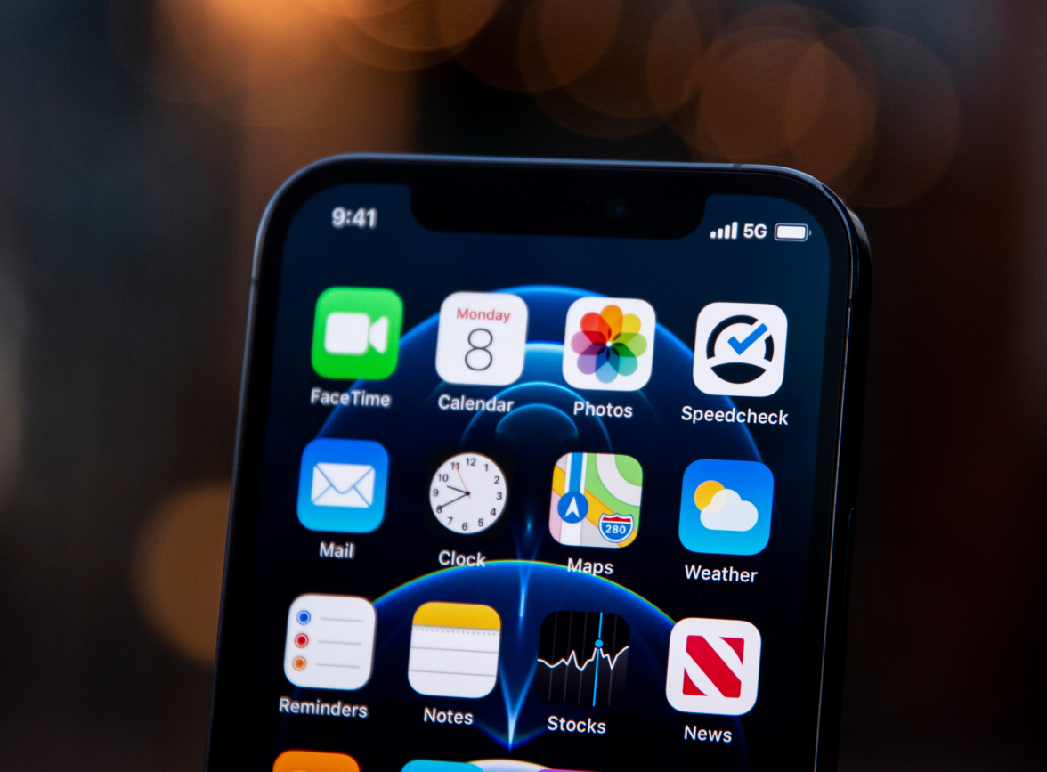 呼玛苹果手机维修分享为什么 iPhone 12 在冬季会自动关机 